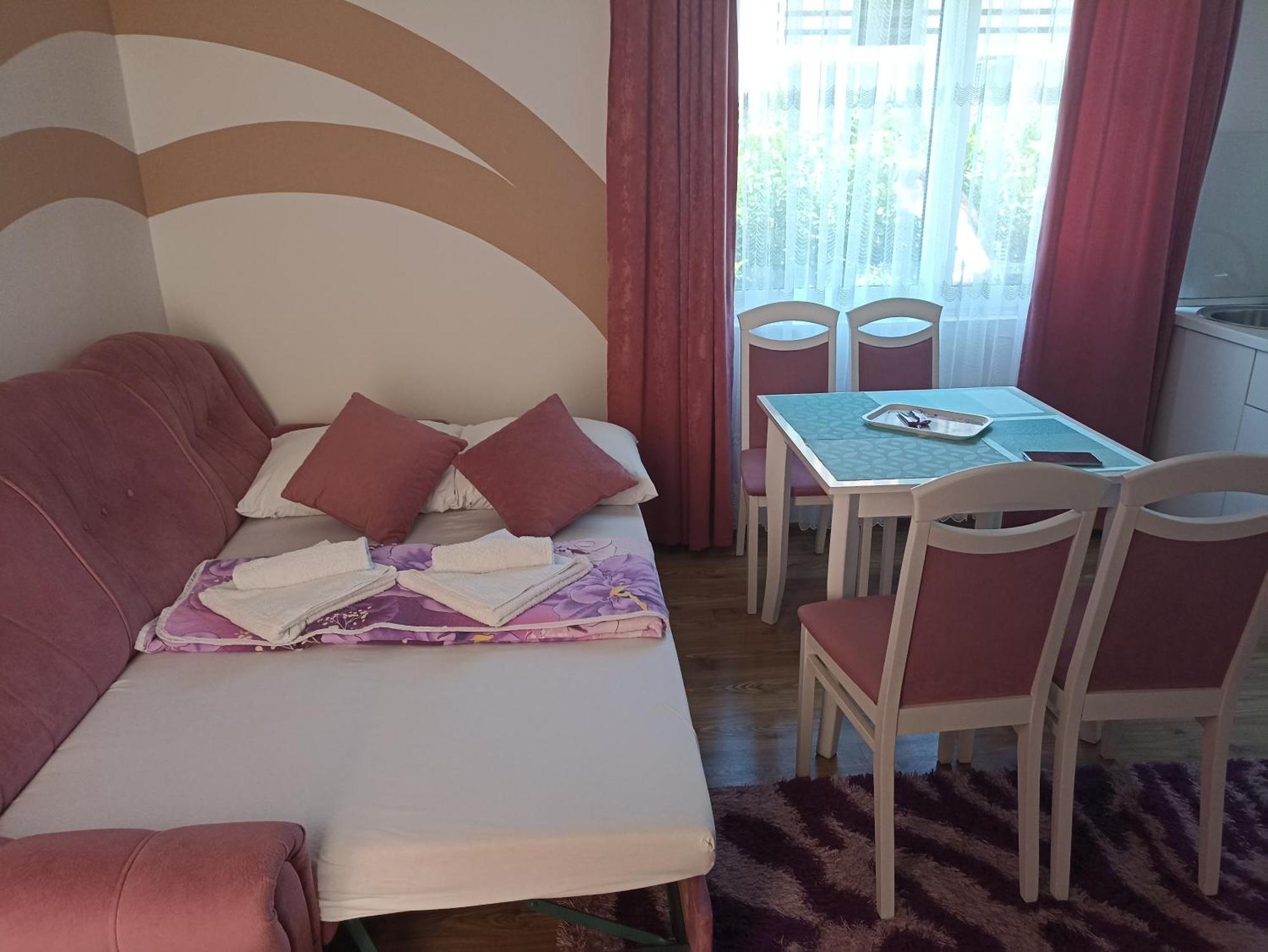 Apartmani Slado Τρέμπινιε Εξωτερικό φωτογραφία