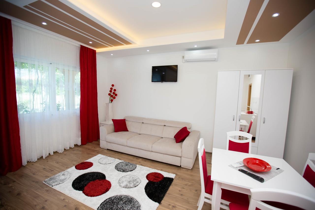 Apartmani Slado Τρέμπινιε Εξωτερικό φωτογραφία