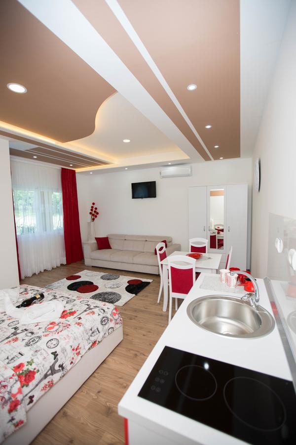 Apartmani Slado Τρέμπινιε Εξωτερικό φωτογραφία