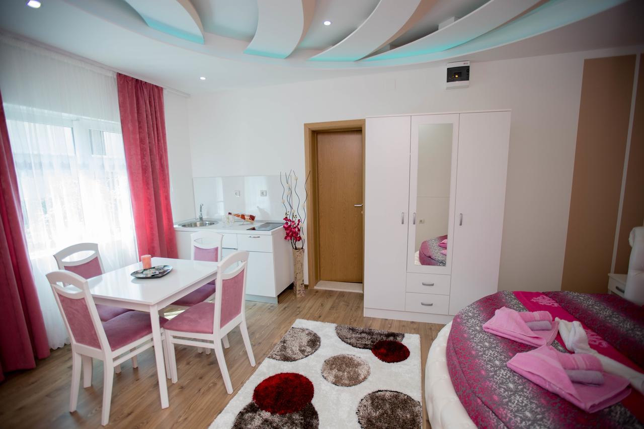 Apartmani Slado Τρέμπινιε Εξωτερικό φωτογραφία